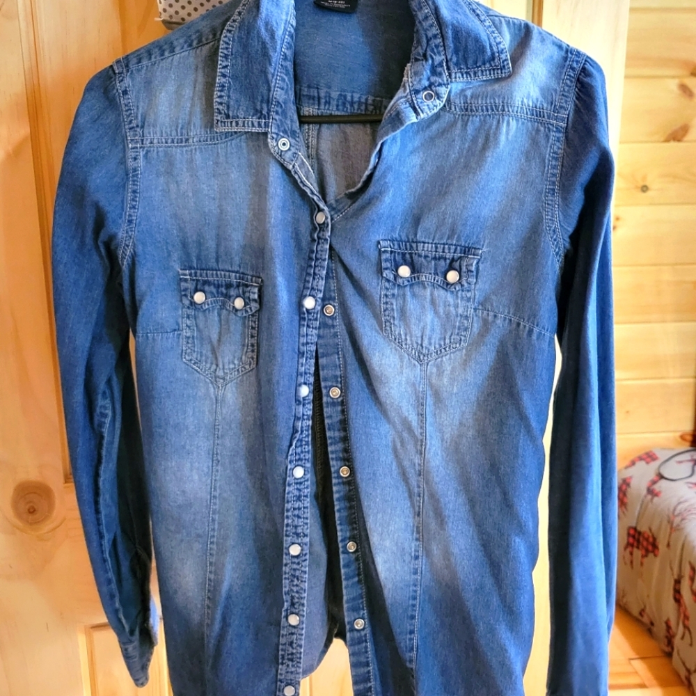 Faded glory long sleeve denim